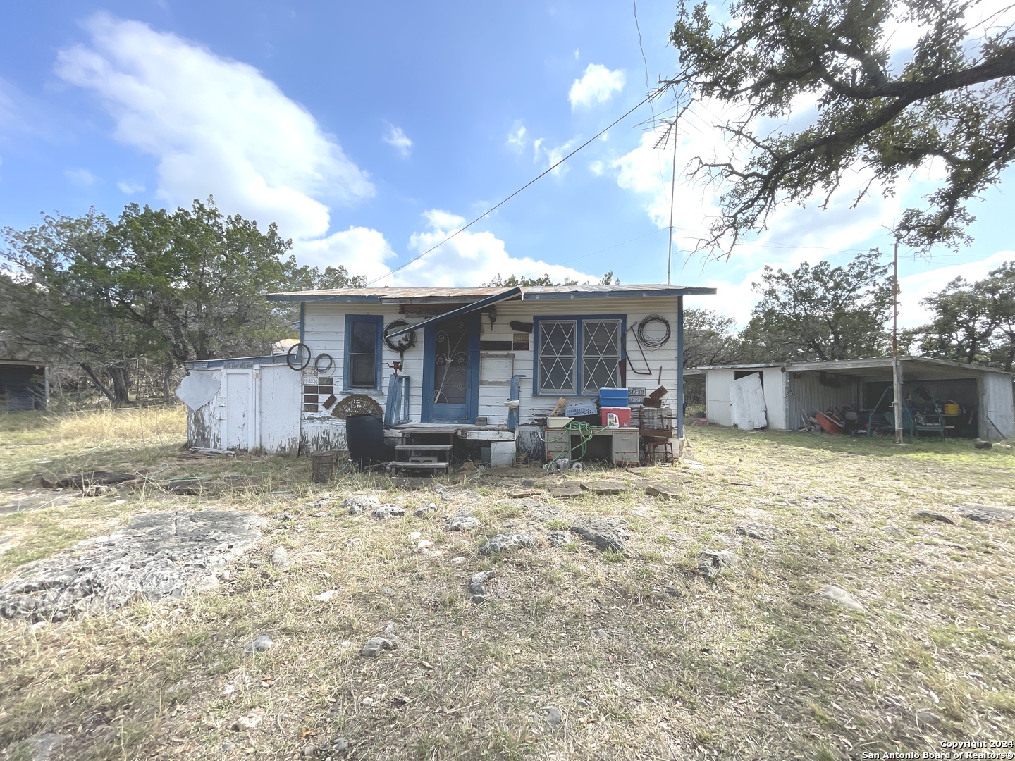 890 County Road 246 Hondo TX 78861