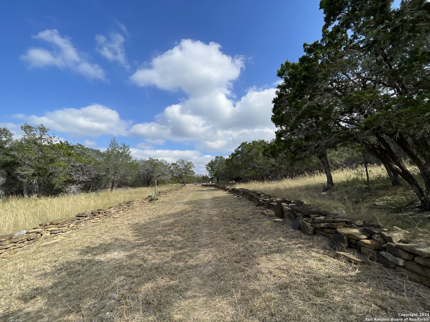890 County Road 246 Hondo TX 78861