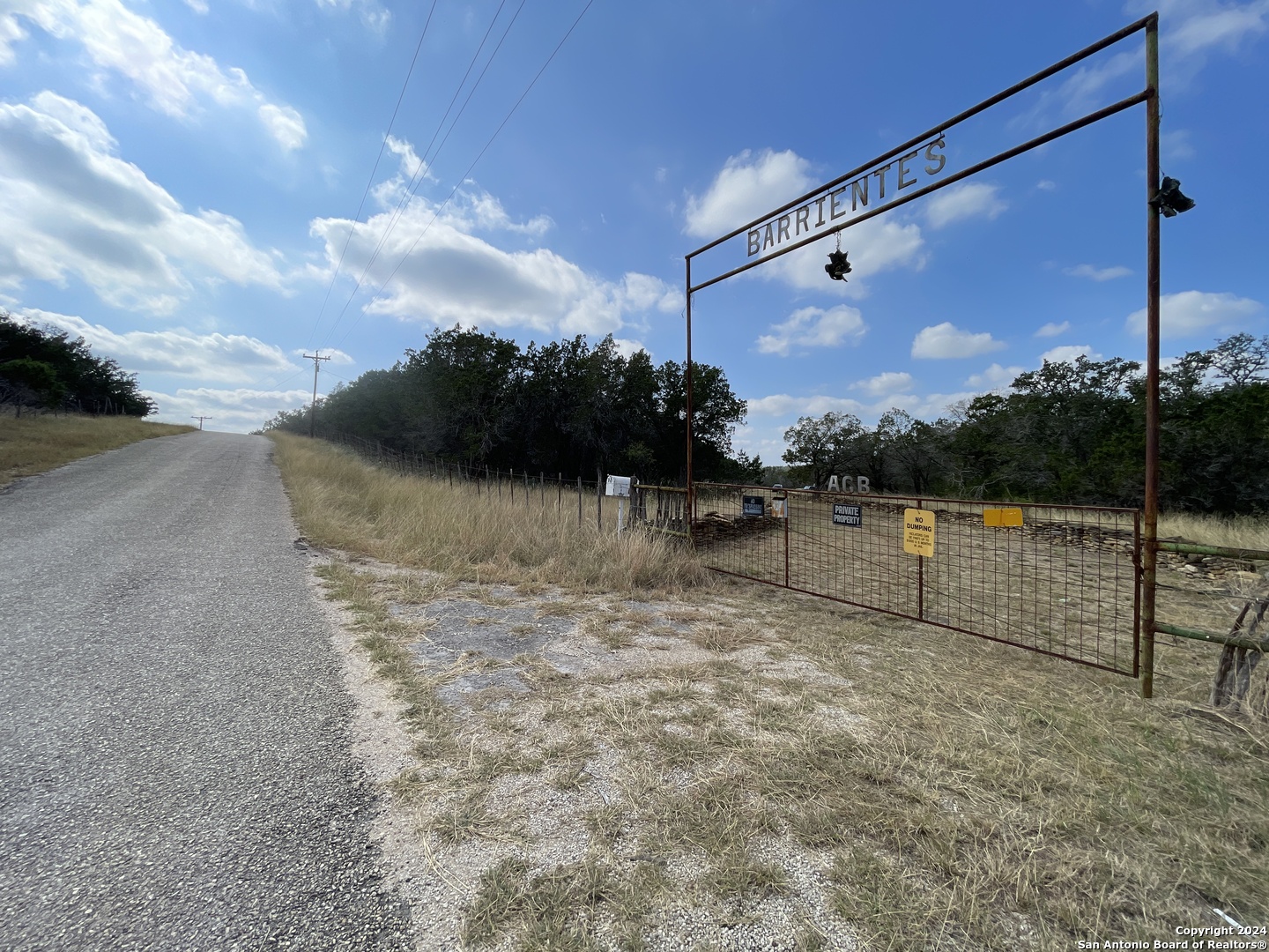 890 County Road 246 Hondo TX 78861