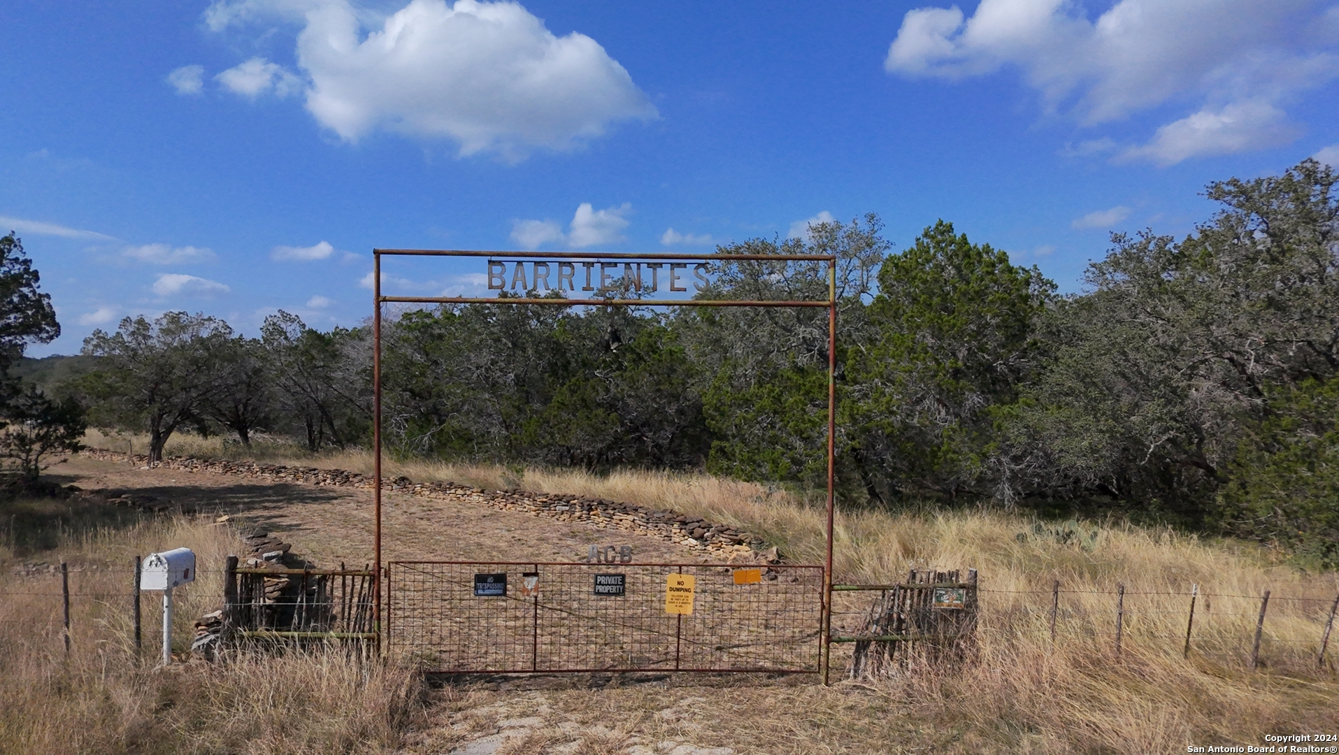 890 County Road 246 Hondo TX 78861