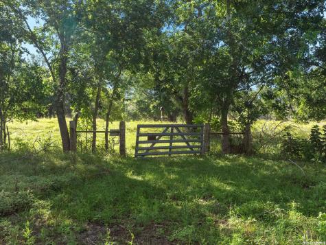 846 Fm 480 Center Point TX 78010