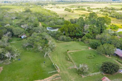 1050 Ilka Road Seguin TX 78155