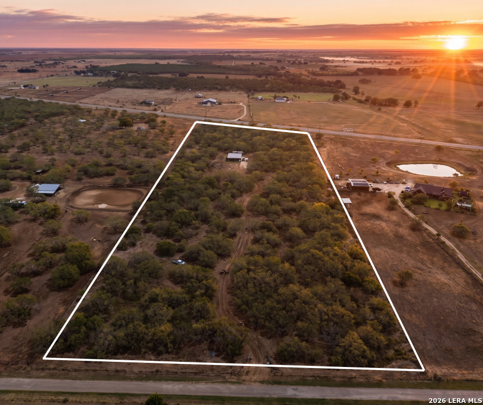 812 County Road 415 Stockdale TX 78160