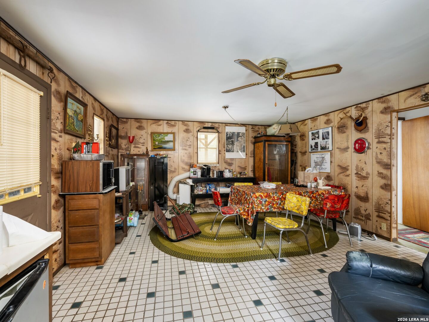 275 County Road 260 E Mico TX 78056