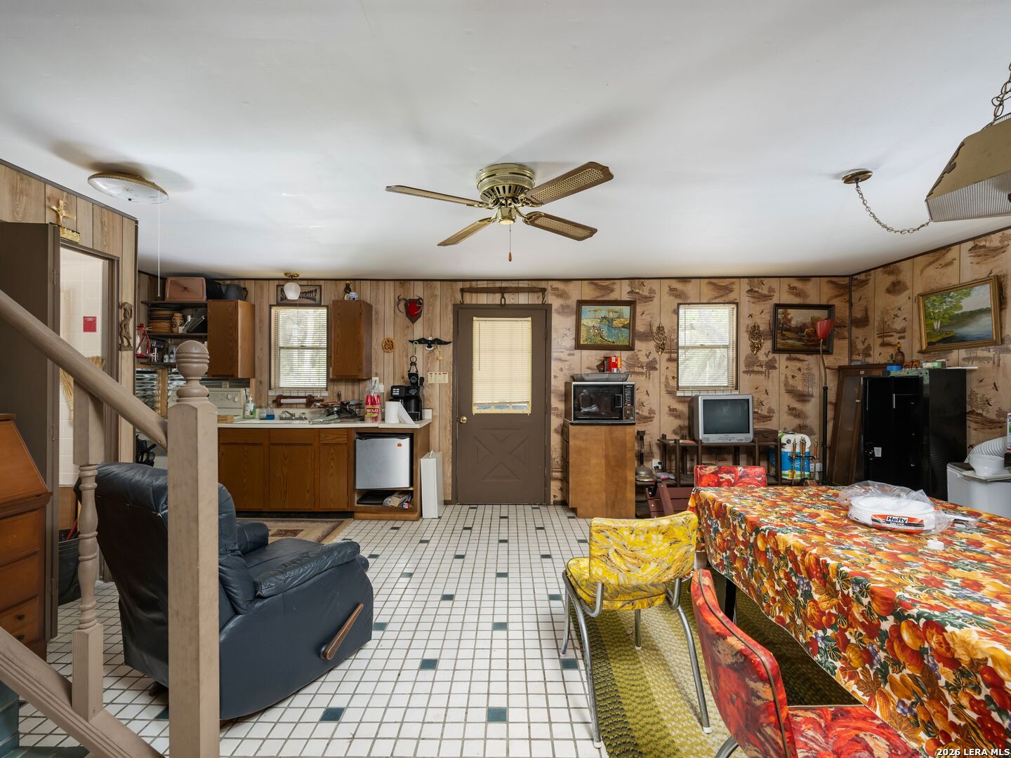 275 County Road 260 E Mico TX 78056