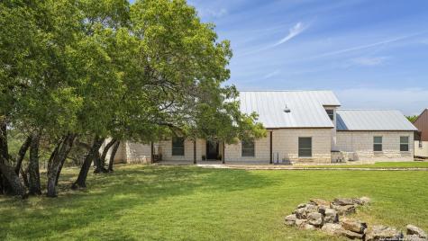 102 Blaschke Road Comfort TX 78013