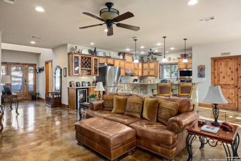 488 Phillip Pipe Creek TX 78063