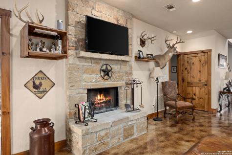 488 Phillip Pipe Creek TX 78063