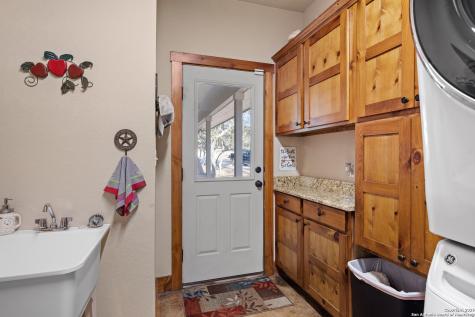 488 Phillip Pipe Creek TX 78063