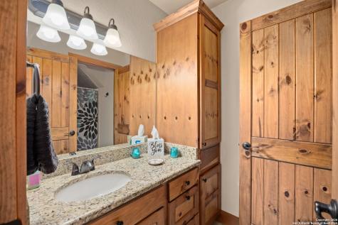 488 Phillip Pipe Creek TX 78063