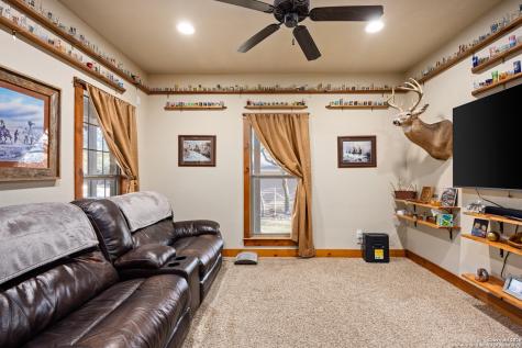 488 Phillip Pipe Creek TX 78063