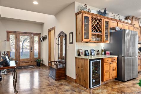 488 Phillip Pipe Creek TX 78063
