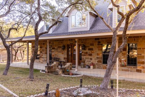 488 Phillip Pipe Creek TX 78063