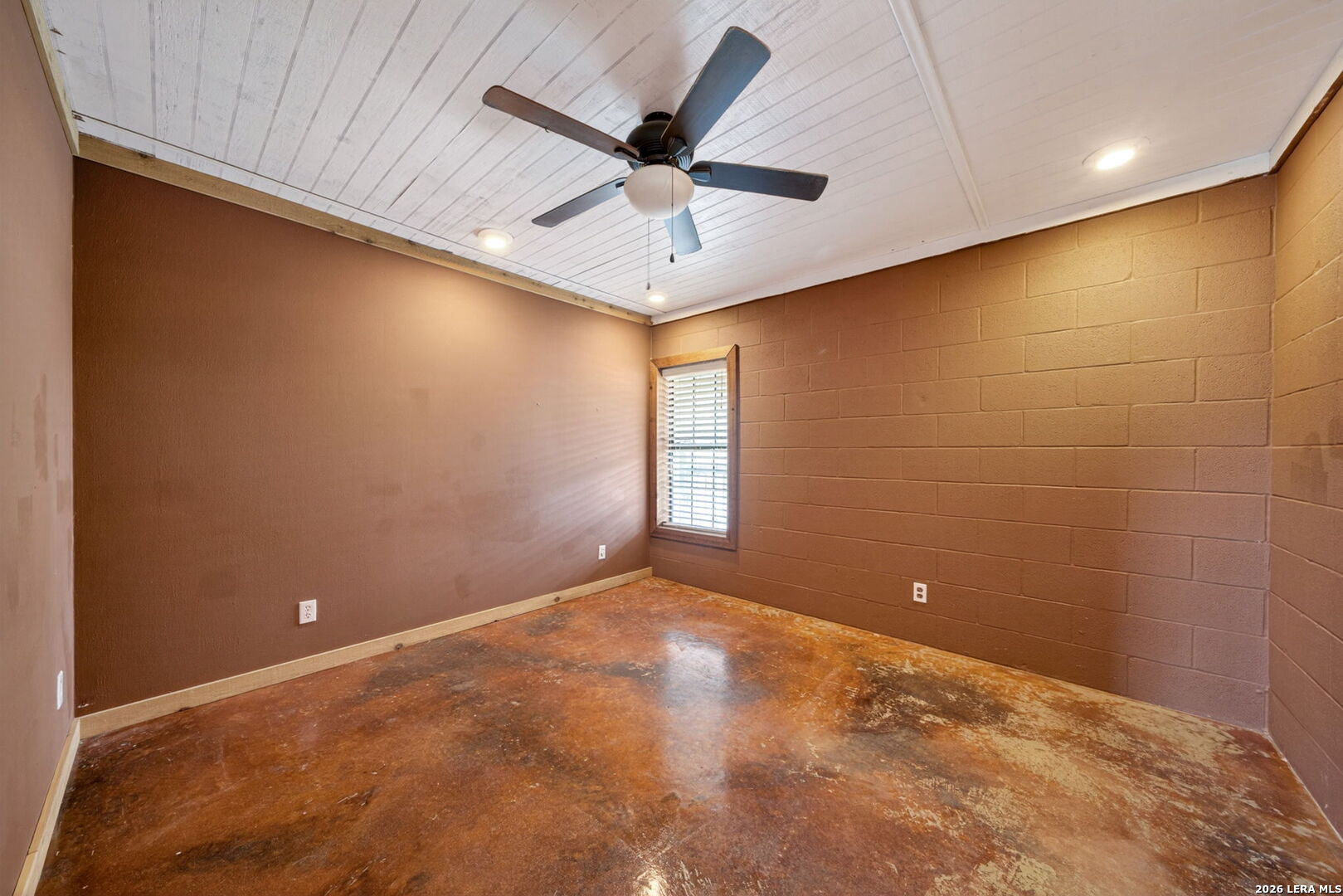 155 County Road 6712 Natalia TX 78059