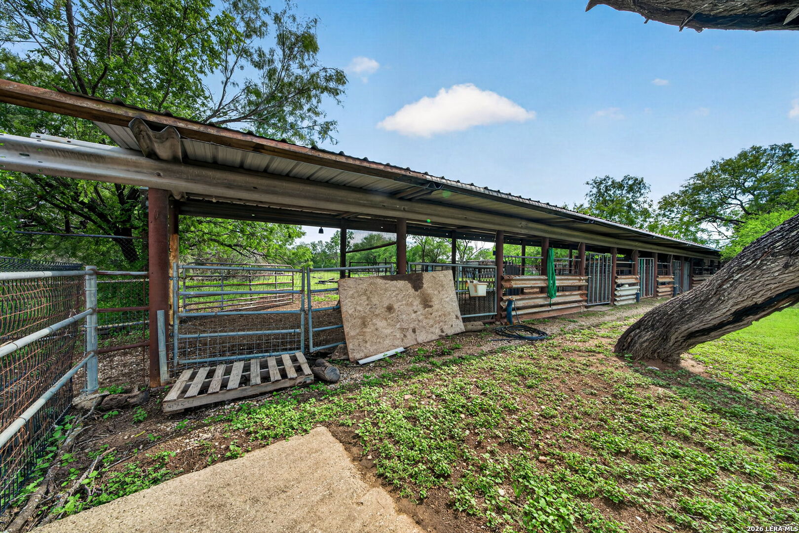 155 County Road 6712 Natalia TX 78059