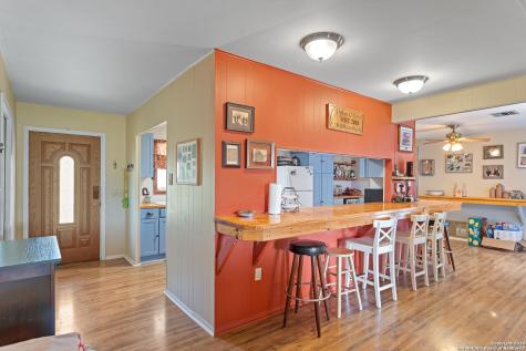 5374 S County Road 111 Utopia TX 78884