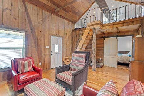 5374 S County Road 111 Utopia TX 78884