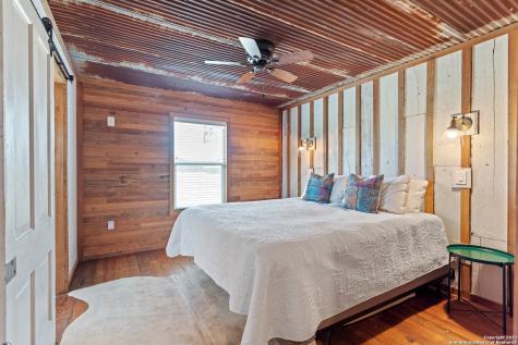 5374 S County Road 111 Utopia TX 78884