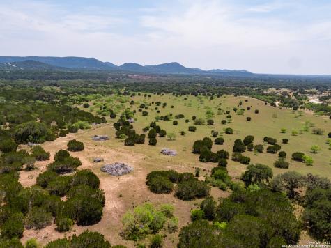 5374 S County Road 111 Utopia TX 78884