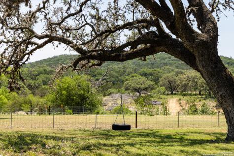 5374 S County Road 111 Utopia TX 78884