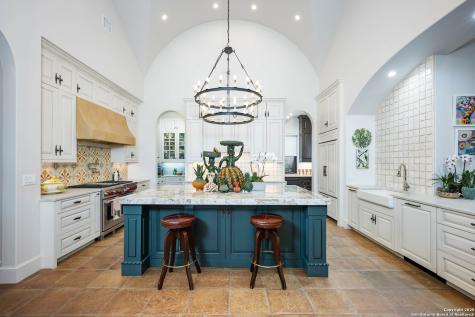 24209 Scenic Loop San Antonio TX 78255