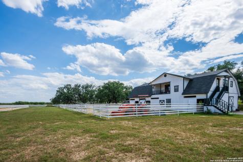 2310 State Highway 97 Pleasanton TX 78064