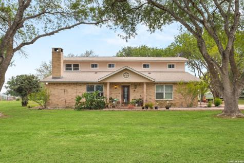 350 Ullrich Marion TX 78124