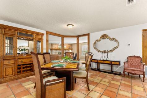 350 Ullrich Marion TX 78124