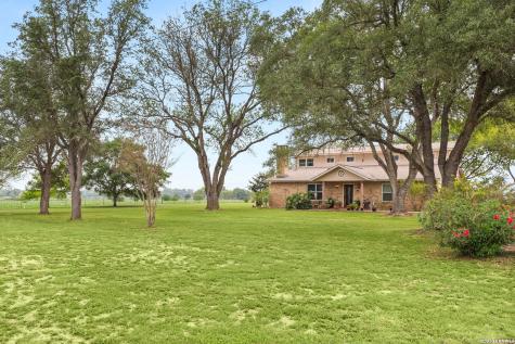 350 Ullrich Marion TX 78124