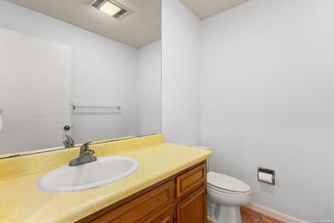 350 Ullrich Marion TX 78124