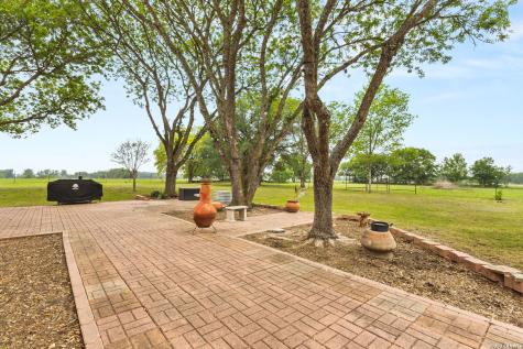 350 Ullrich Marion TX 78124