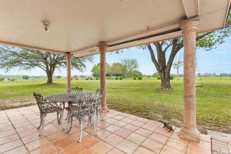 350 Ullrich Marion TX 78124