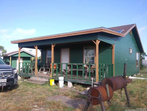 1052 Steep Road Del Rio TX 78840