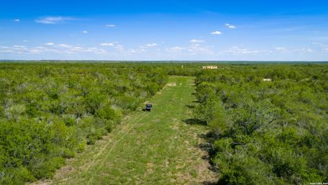422 F.m. 791 Campbellton TX 78008