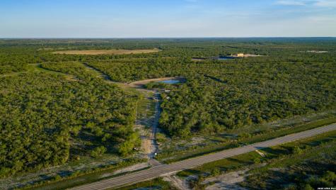 422 F.m. 791 Campbellton TX 78008