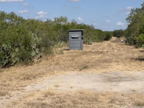 759 County Road 248 Falls City TX 78113