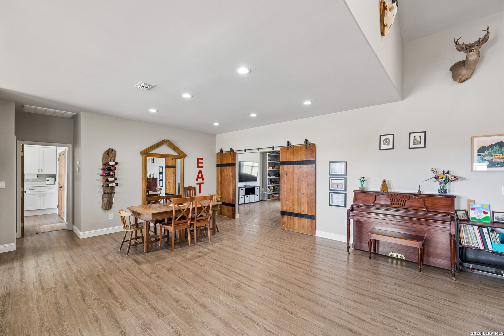 854 County Road 7421 Yancey TX 78886