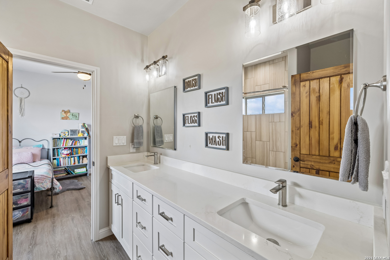 854 County Road 7421 Yancey TX 78886
