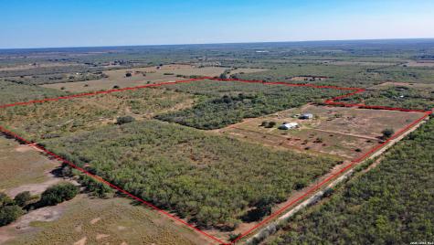 854 County Road 7421 Yancey TX 78886