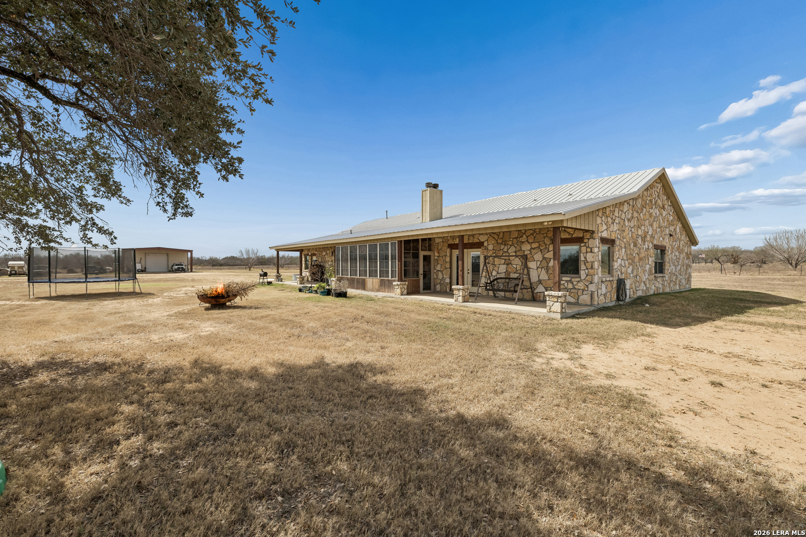 854 County Road 7421 Yancey TX 78886