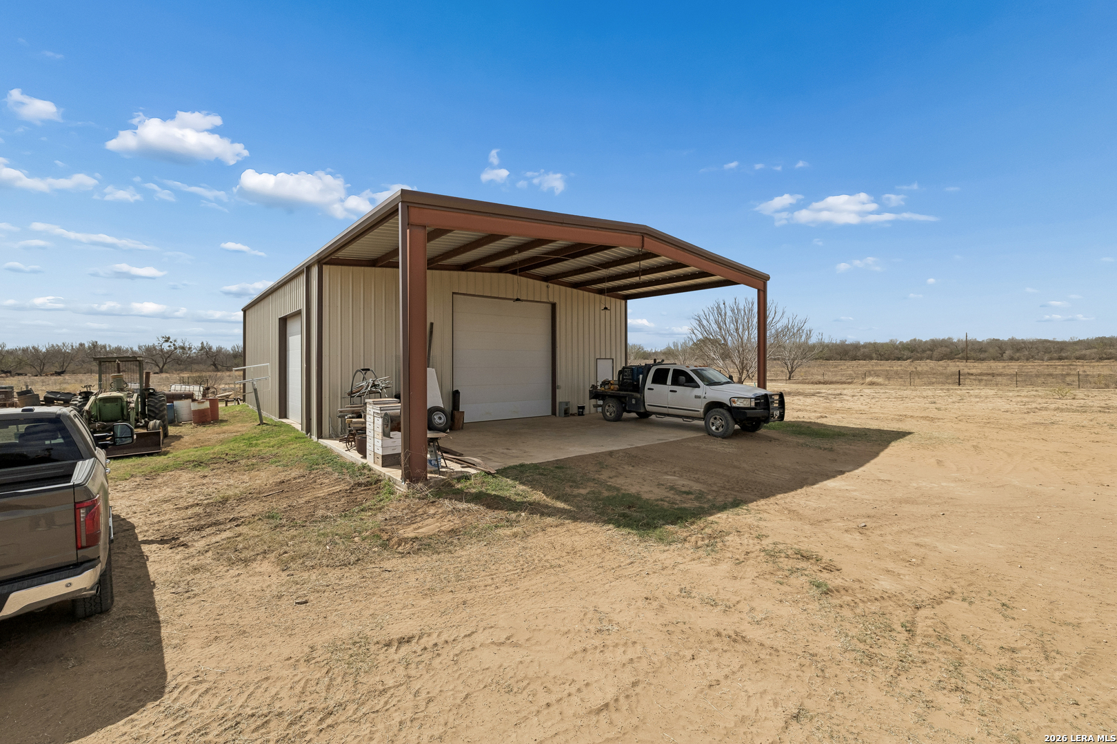 854 County Road 7421 Yancey TX 78886