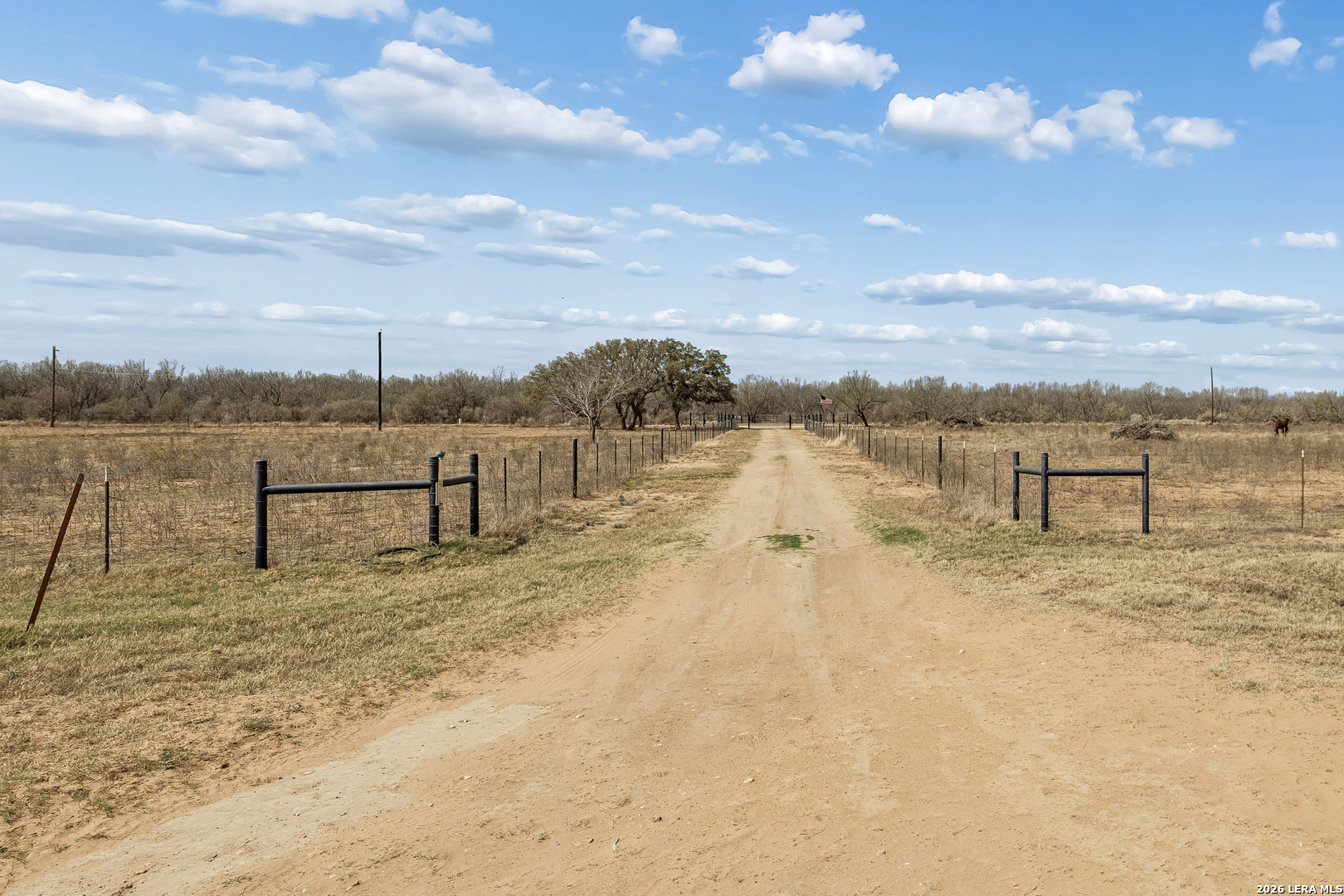 854 County Road 7421 Yancey TX 78886