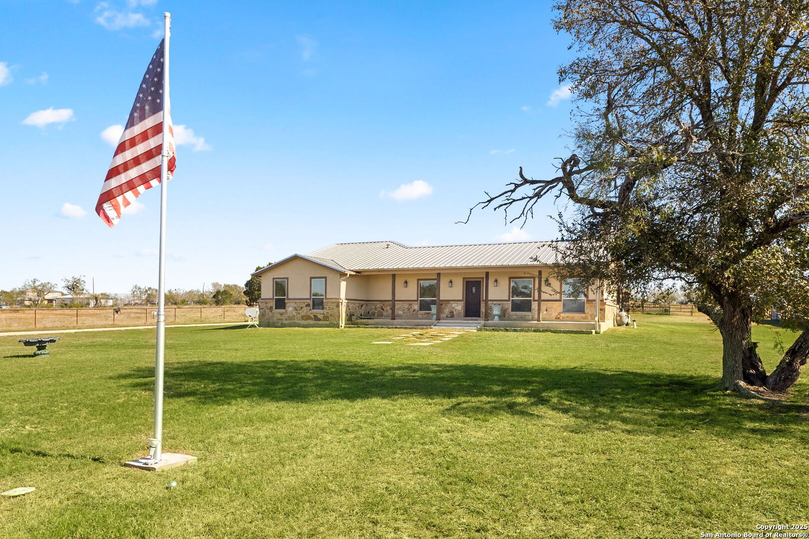381 Schneider Seguin TX 78155