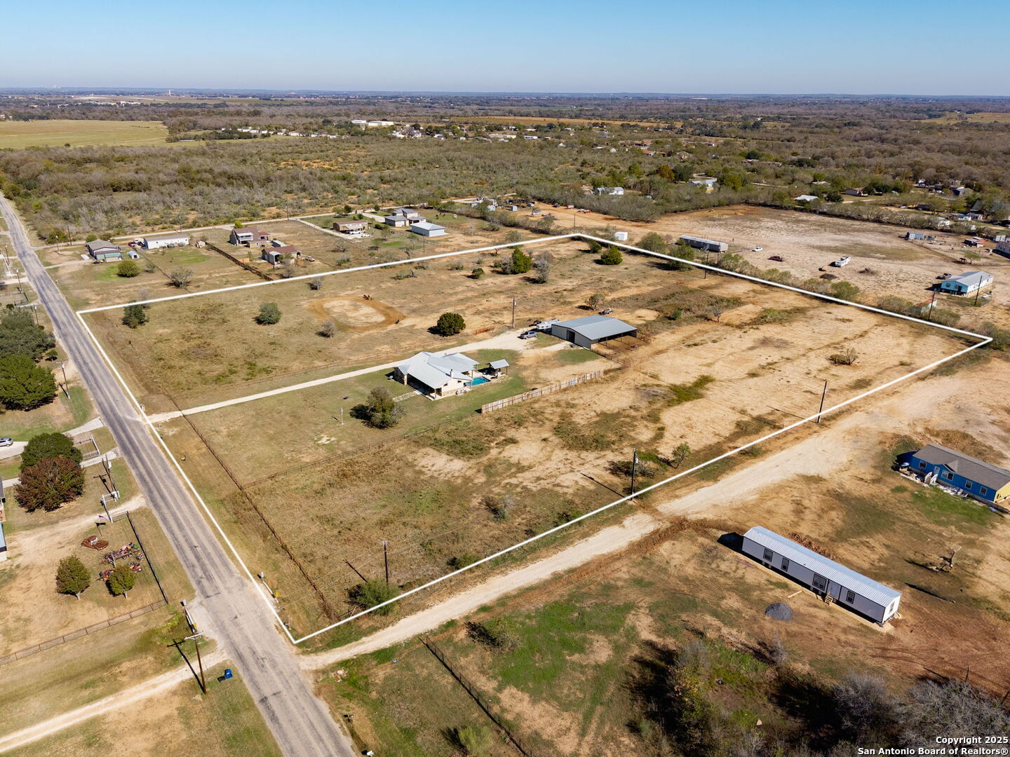 381 Schneider Seguin TX 78155