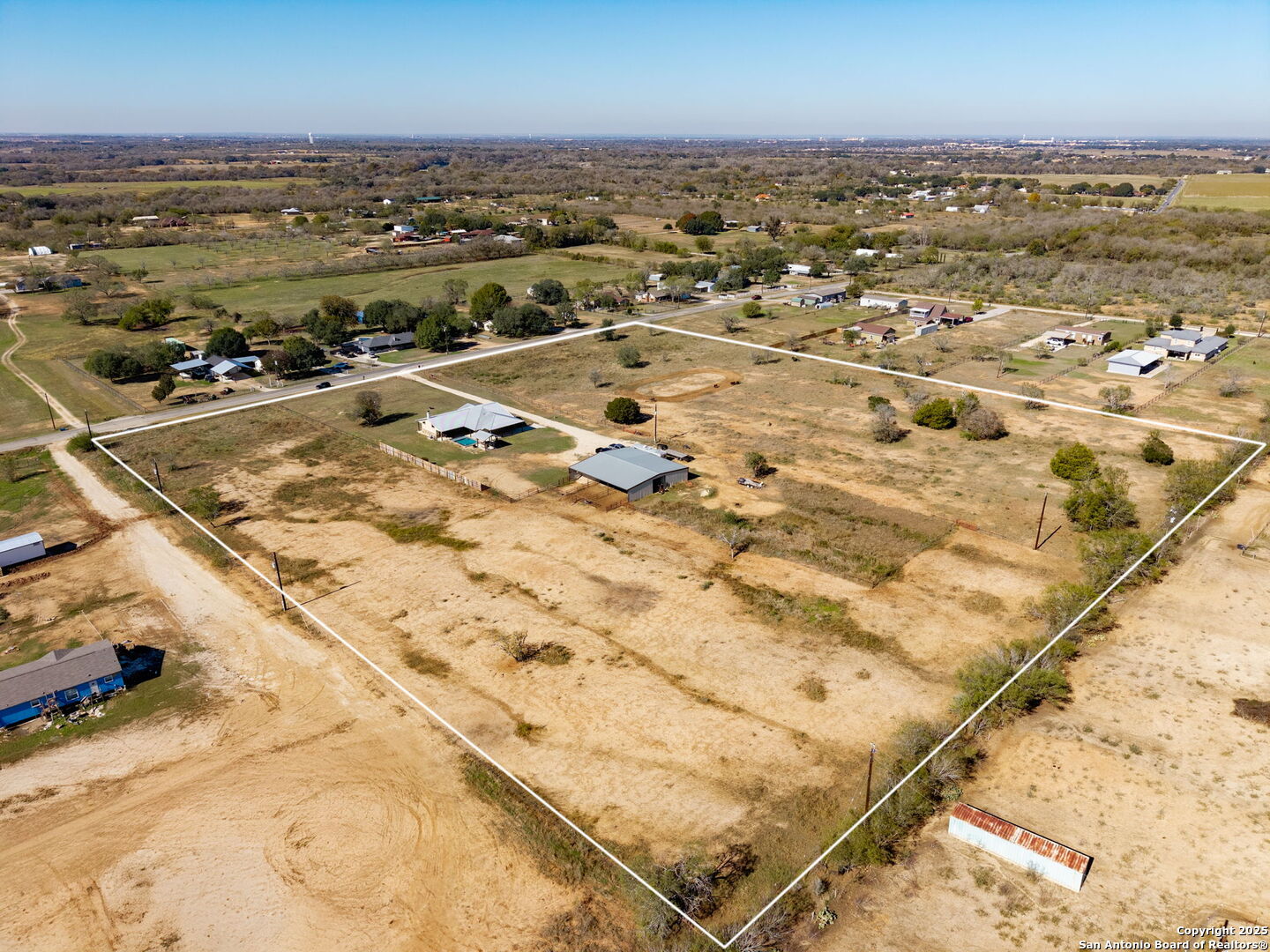 381 Schneider Seguin TX 78155