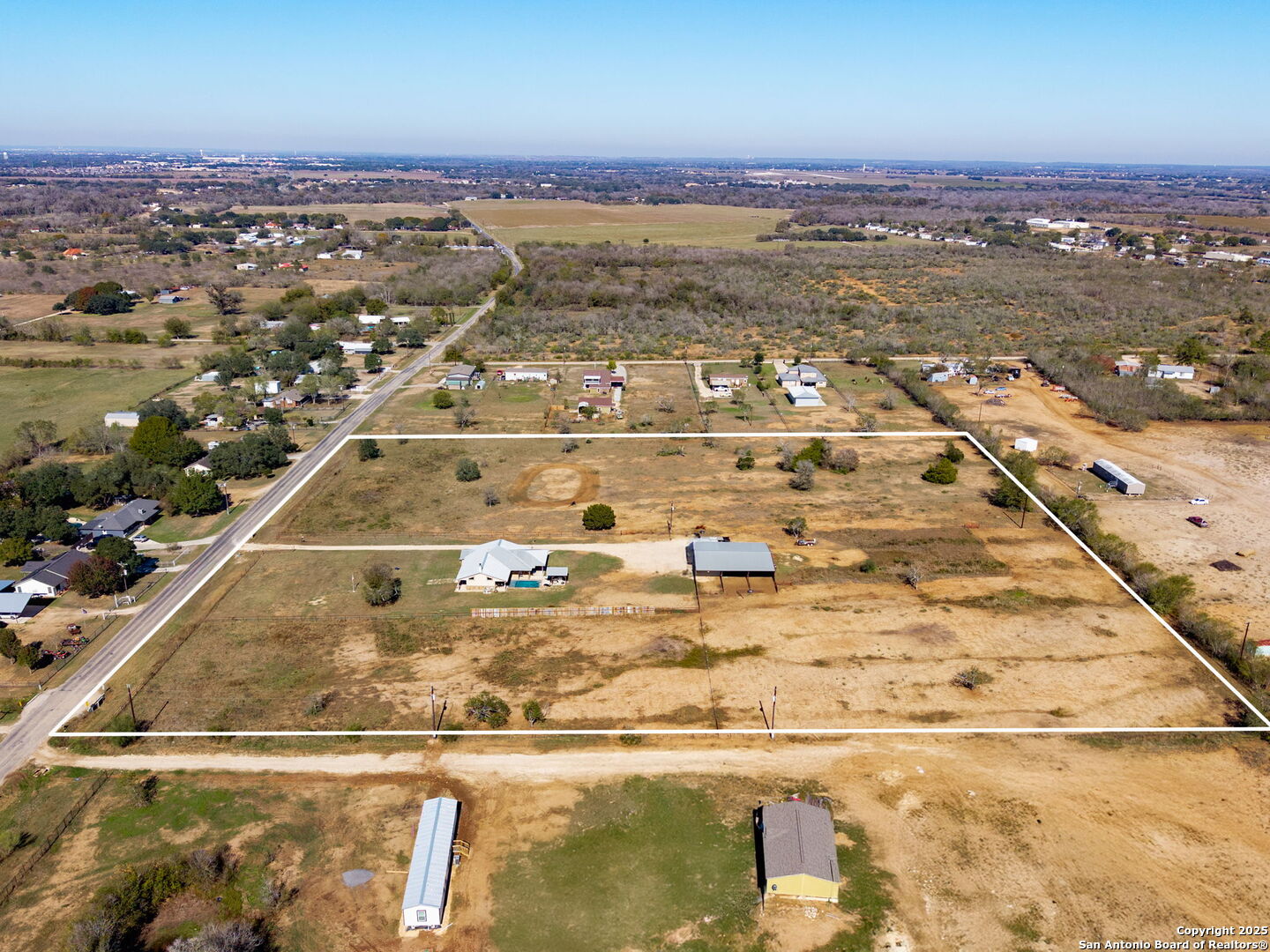 381 Schneider Seguin TX 78155