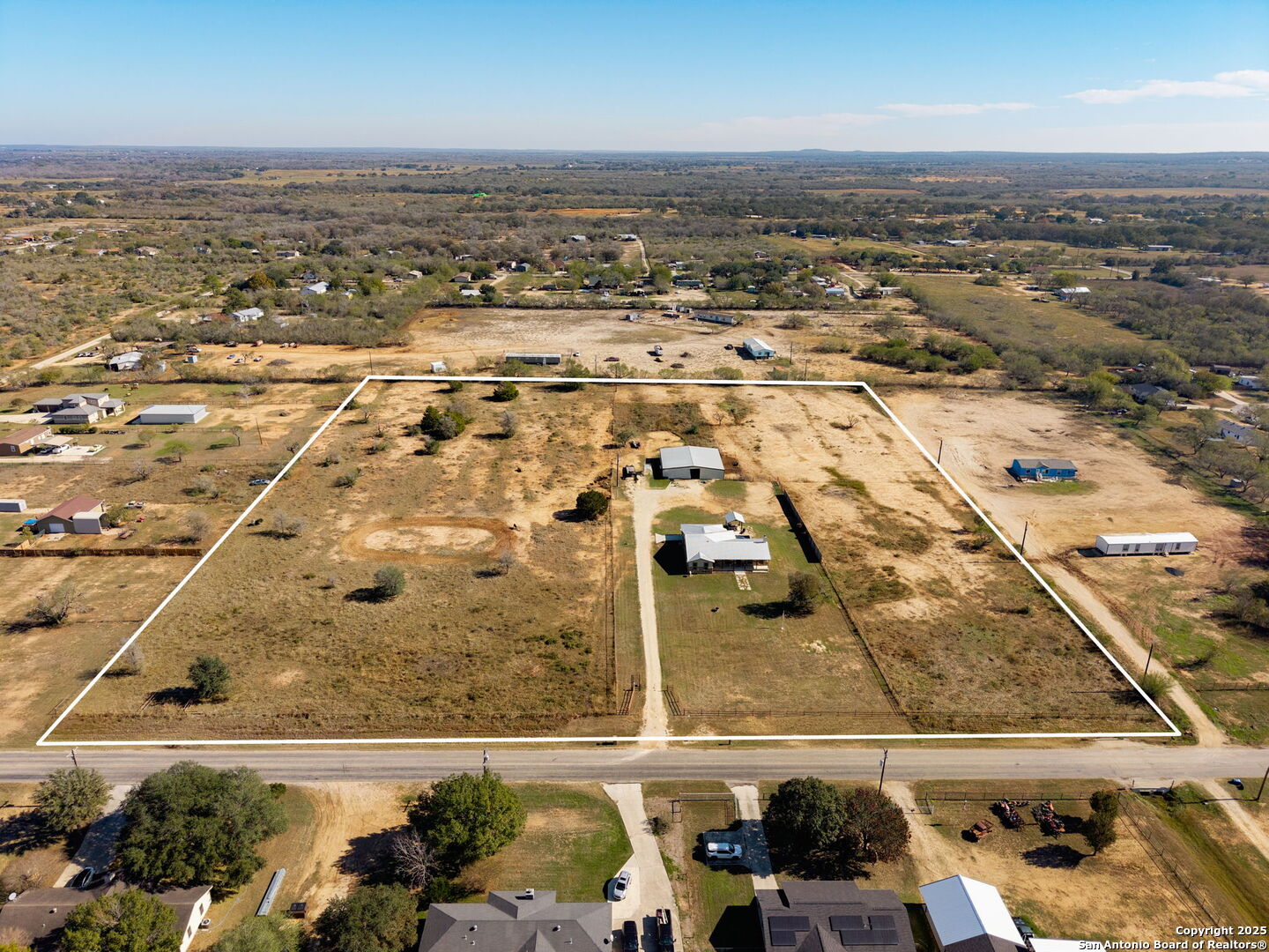 381 Schneider Seguin TX 78155