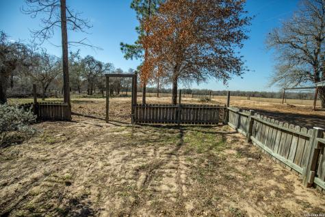 1387 County Road 304 Floresville TX 78114