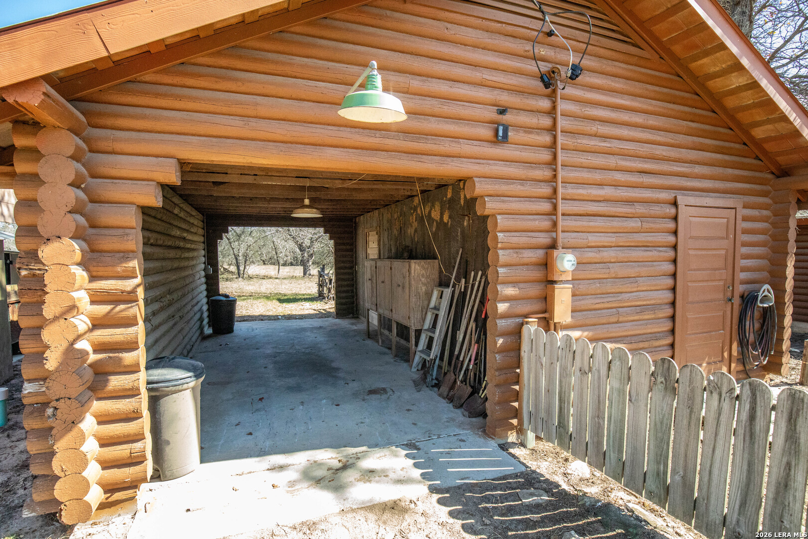 1387 County Road 304 Floresville TX 78114