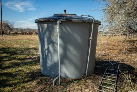 1387 County Road 304 Floresville TX 78114